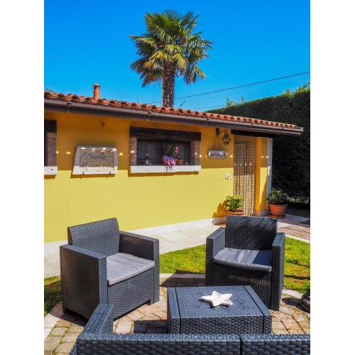 LA BRIGATA APARTMENTS Yellow House