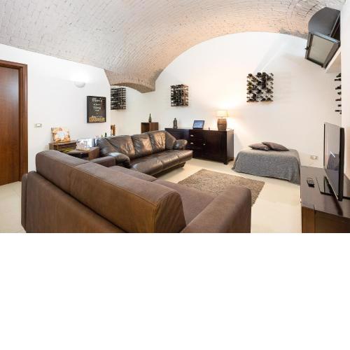 La Cantinetta di Milano - The Wine Cave in Milan