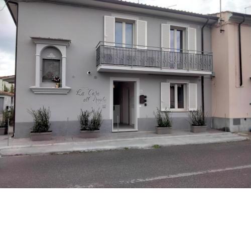 la casa all 'angolo