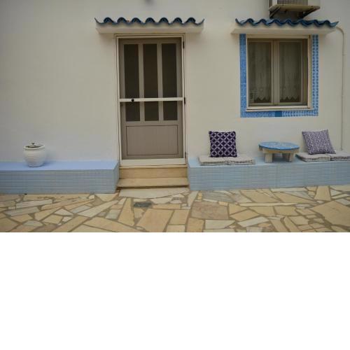 La Casa Azul - Blue House - Το Μπλε Σπίτι