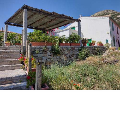 La Casa con Patio a Pomonte