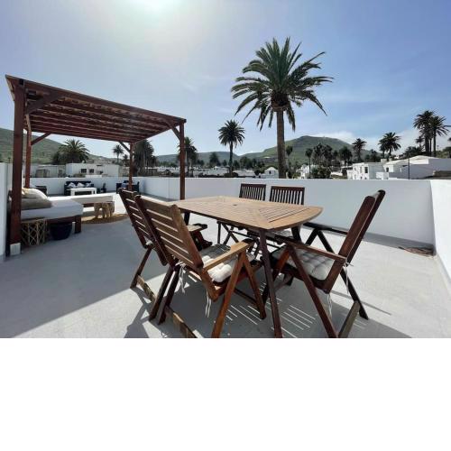 La Casa de la Palmera - Luxury villa with gym, bar, bbq, jacuzzi and rooftop
