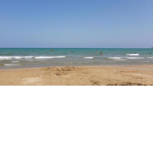La casa de las piedras, con vistas al mar