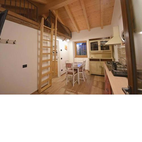 La Casa dei miei Nonni tra montagne e lago
