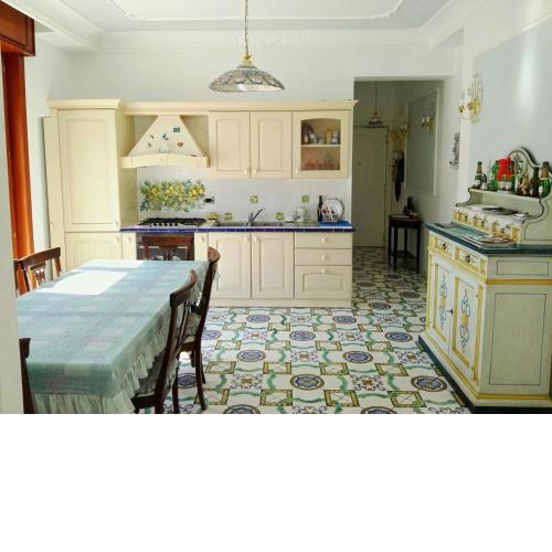 La casa di Rosa (Appartamento con terrazzo panoramico nel Cuore di Sorrento)