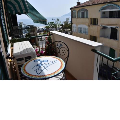 LA CASA DI ZEFFIRO