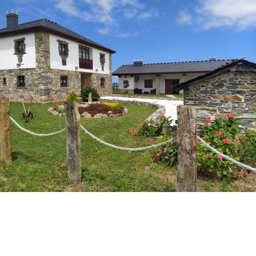 La Casa Vieja de Caneo - APARTAMENTOS RURALES 3 llaves