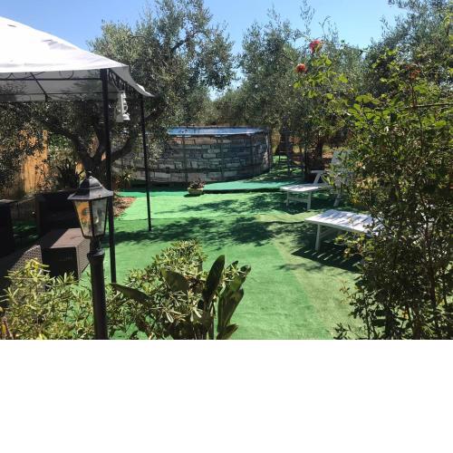 La casetta degli ulivi con piscina