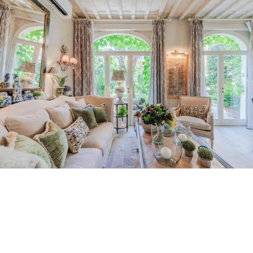 LA CASINA Luxury Apartment inside the Walls of Lucca with Garden, airconditioning, Wifi