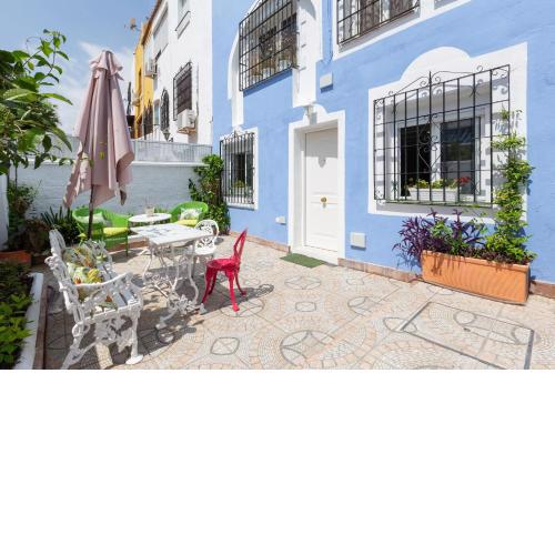 La Casita Azul