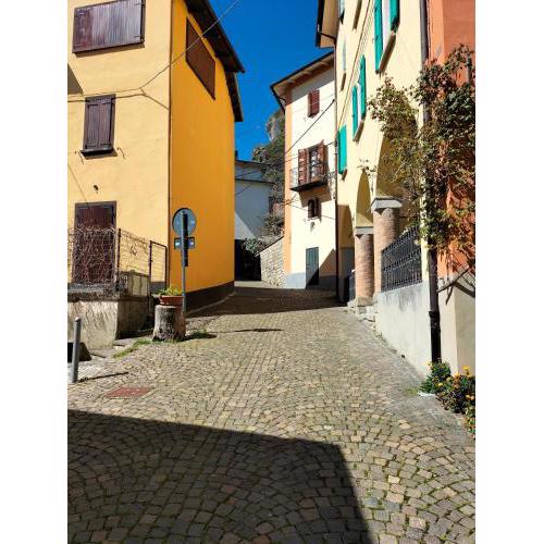 La Chicca piccola casina in affitto nel Borgo Antico di Gaggio Montano BO