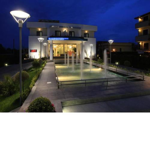 La Costiera Hotel