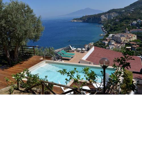 LA FENICE -white house- homeinsorrento-
