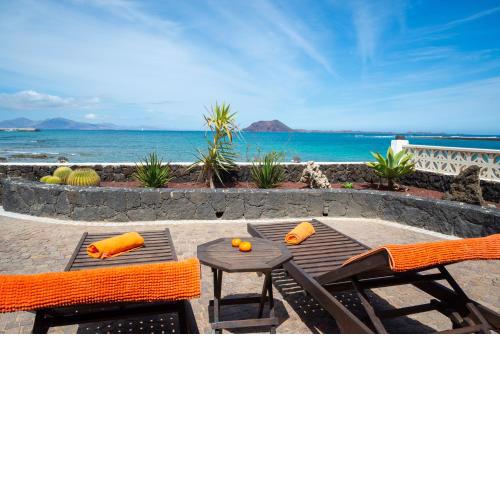 La Golondrina - Beach froont