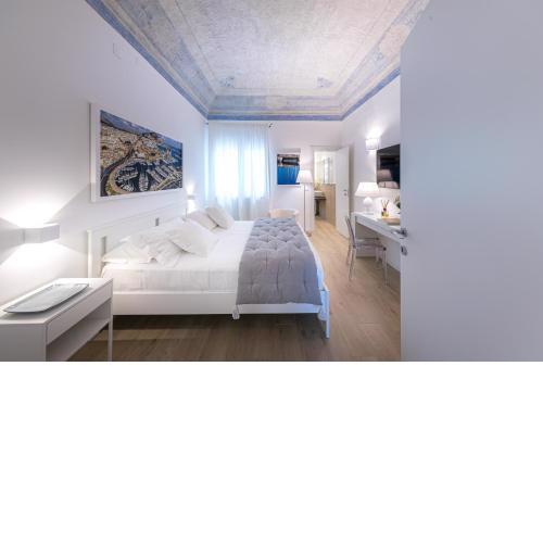 La Home42 Suite