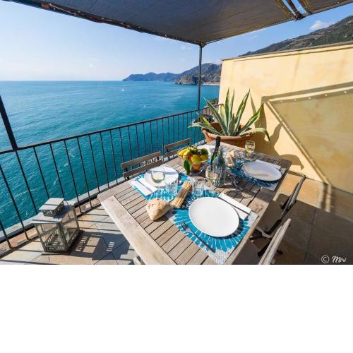 La Lampara Sea View Terrace Apartment