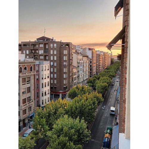 La llave del centro de Logroño, VINO CRIANZA Y DESAYUNO INCLUIDO