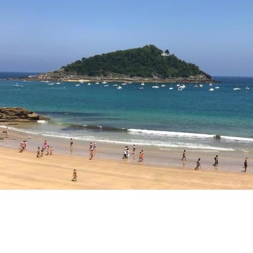 La Madame on La Concha Beach, Seaview Apartment