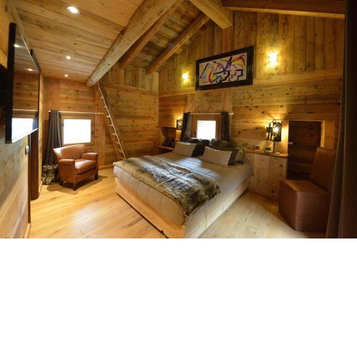 La Maison de Dolphe Chalet de Charme & Art gallery