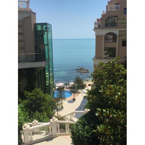La Mer Residence Beach Apartment