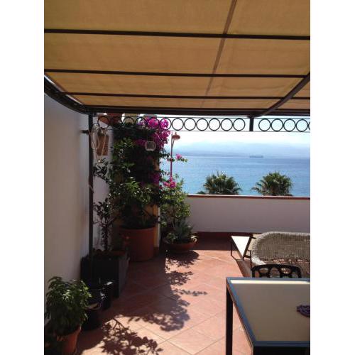La mia terrazza sul mare a Messina