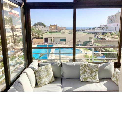 La Nogalera modern and spacious Apartment with pool and sea view