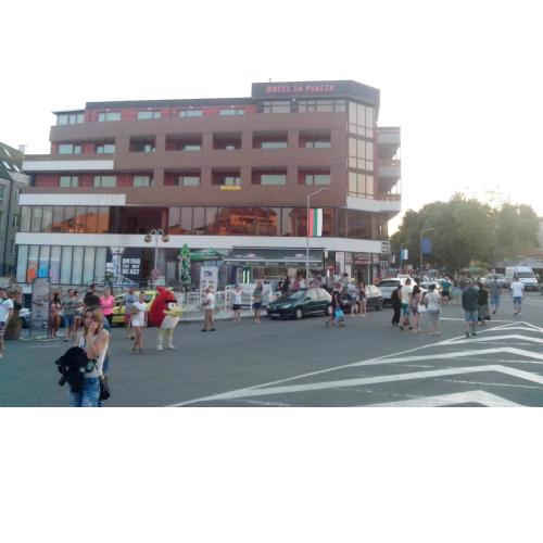 La Piazza Primorsko Rooms & Apartments