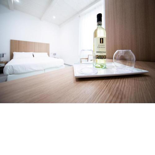 La Promenade Rooms & Suites