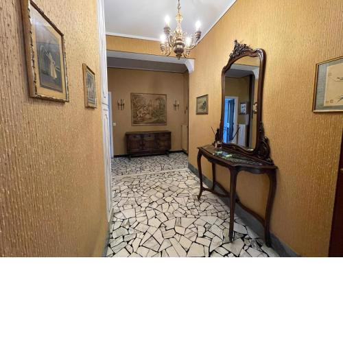La Reggia 1 - Ampio appartamento in pieno budello pedonale - 50 m dal mare