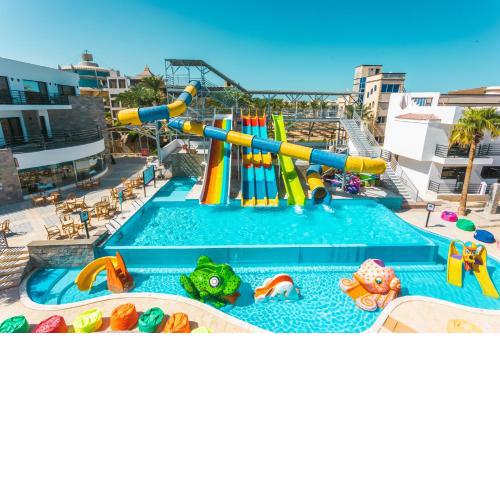 La Rosa Waves Beach - Couple & Families Only