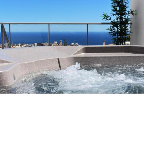 La Serena Mar, Benalmadena Pueblo, Luxury Apartment with Jacuzzi