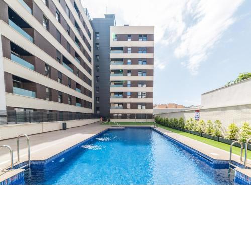 La Serna Premium Center
