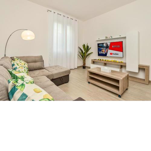 [LA SPEZIA] - New Home With Netflix & Free Parking