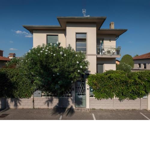 LA S'VOLTA VANZAGO BED AND BREAKFAST