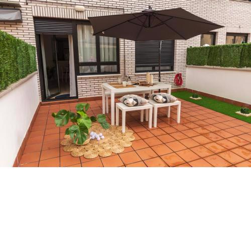 LA TERRAZA DE LA VEGA - Ubicación inmejorable , wifi , terraza y parking gratuito