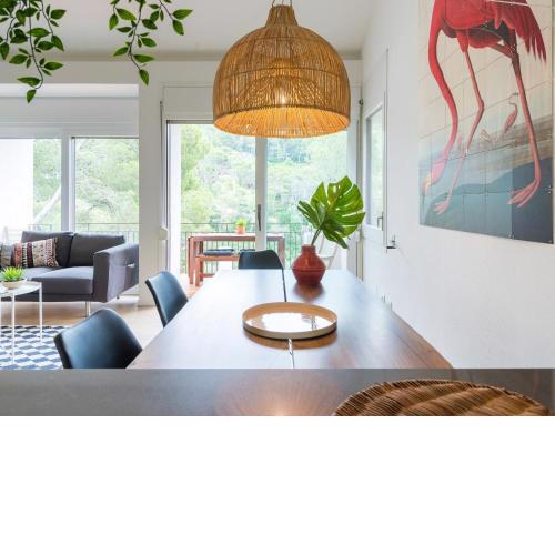 La vie en rouge SA RIERA duplex, private parking