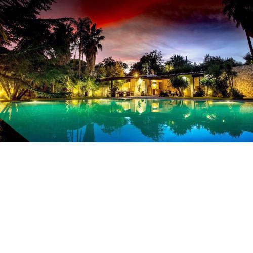 La Villa Apartments