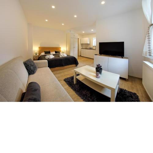 La Villa Apartments