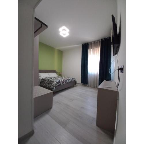 L.ADY HOME