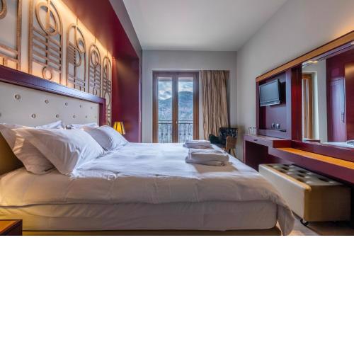 Lagadia 4 Seasons Hotel
