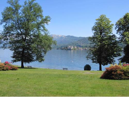 LAGNA appartamento con spiaggia lago d'Orta