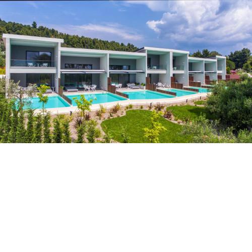Lagomandra Luxury Suites with Private Pools