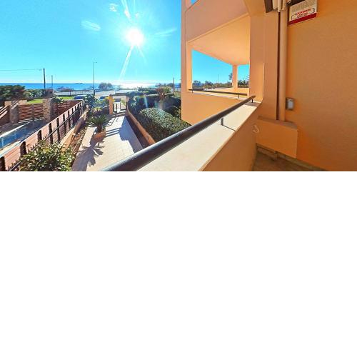 Lagonissi Seaside mansion