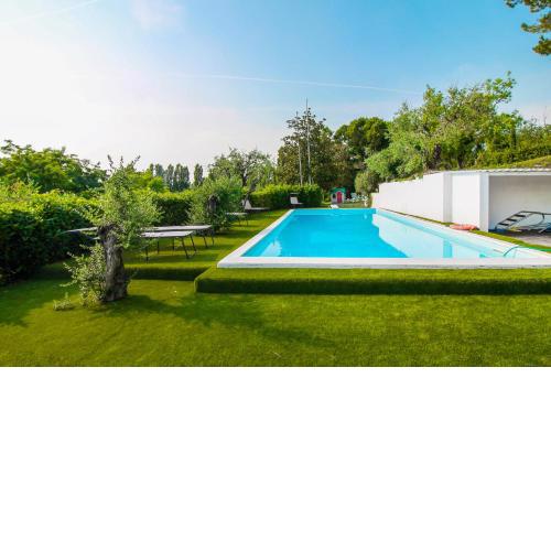 Lake & Country Holidays