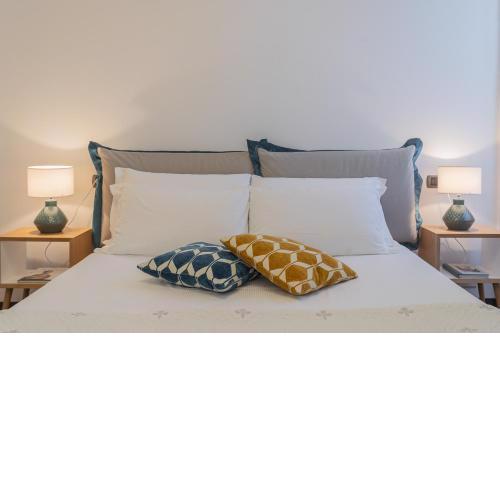 Lake Holiday Como by Rent All Como