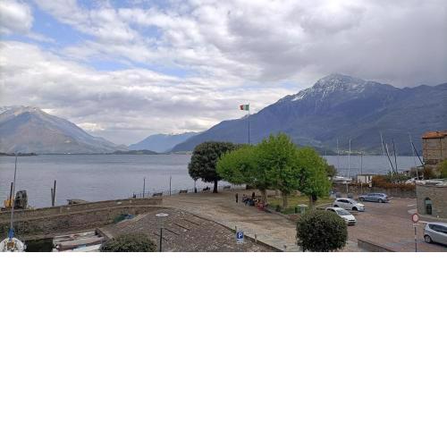 Lakeside apartment with balcony and lake view Gravedona - Larihome A23