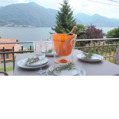 Lakeside relais