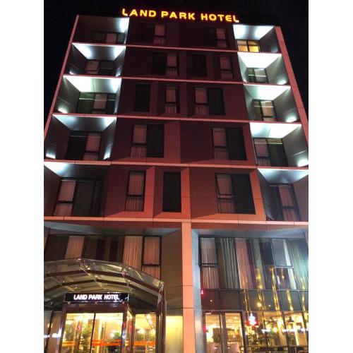 Land Park Hotel