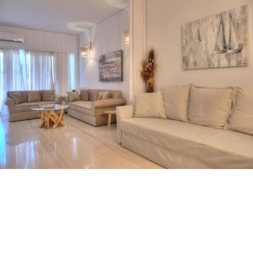 L'appartement blanc dans le centre de Glyfada