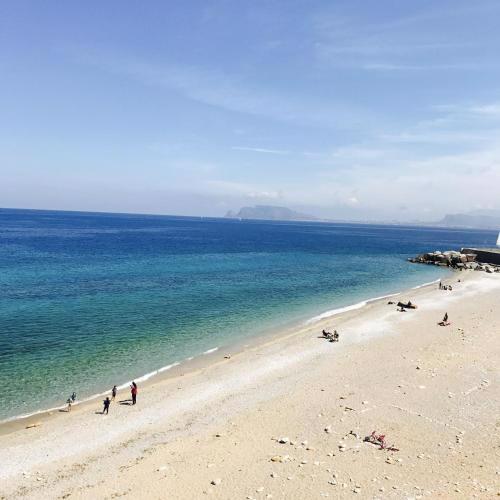 L'arco sul mare